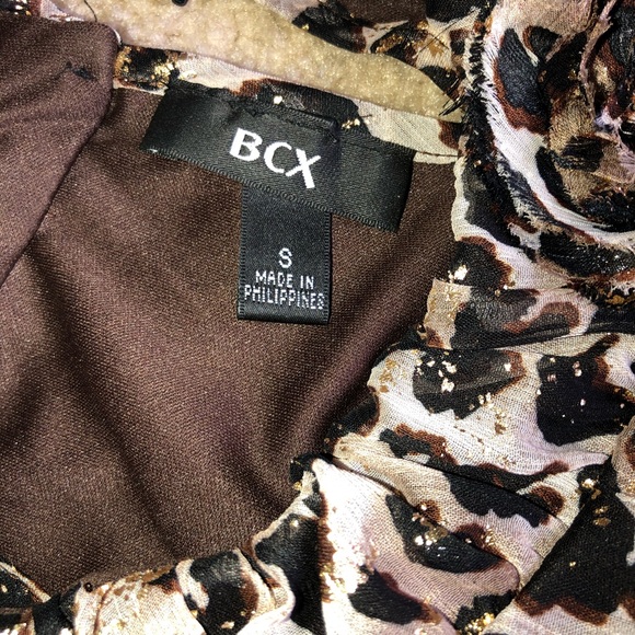 BCX halter blouse.✨ - Picture 9 of 9